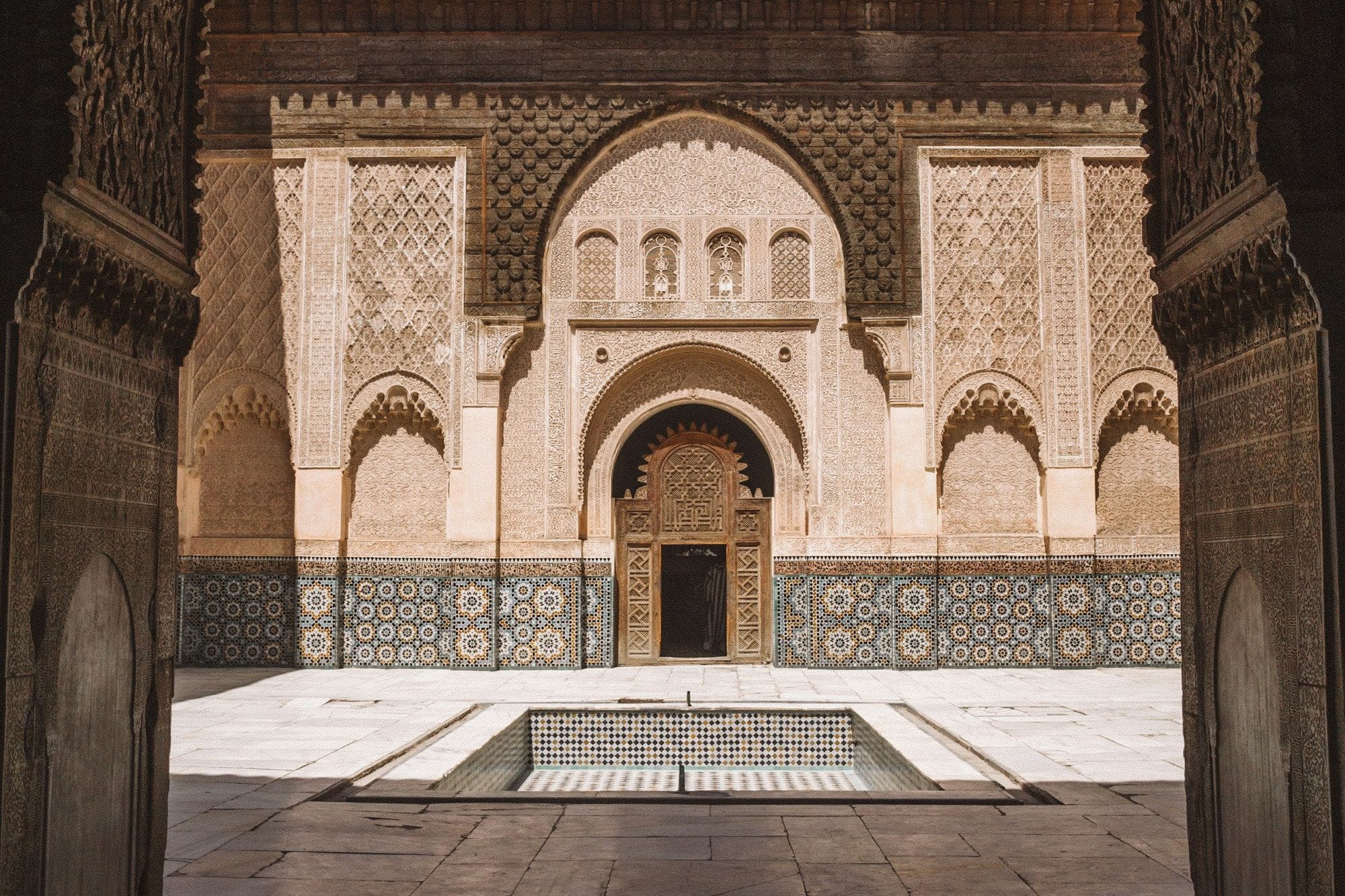 La cour de la médersa Ben Youssef à Marrakech